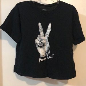 Black short sleeve shirt.